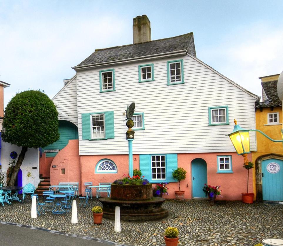 Portmeirion Village & Castell Deudraeth Porthmadog Extérieur photo