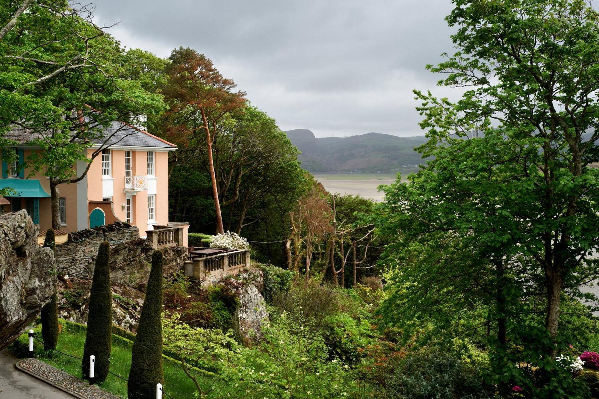 Portmeirion Village & Castell Deudraeth Porthmadog Extérieur photo