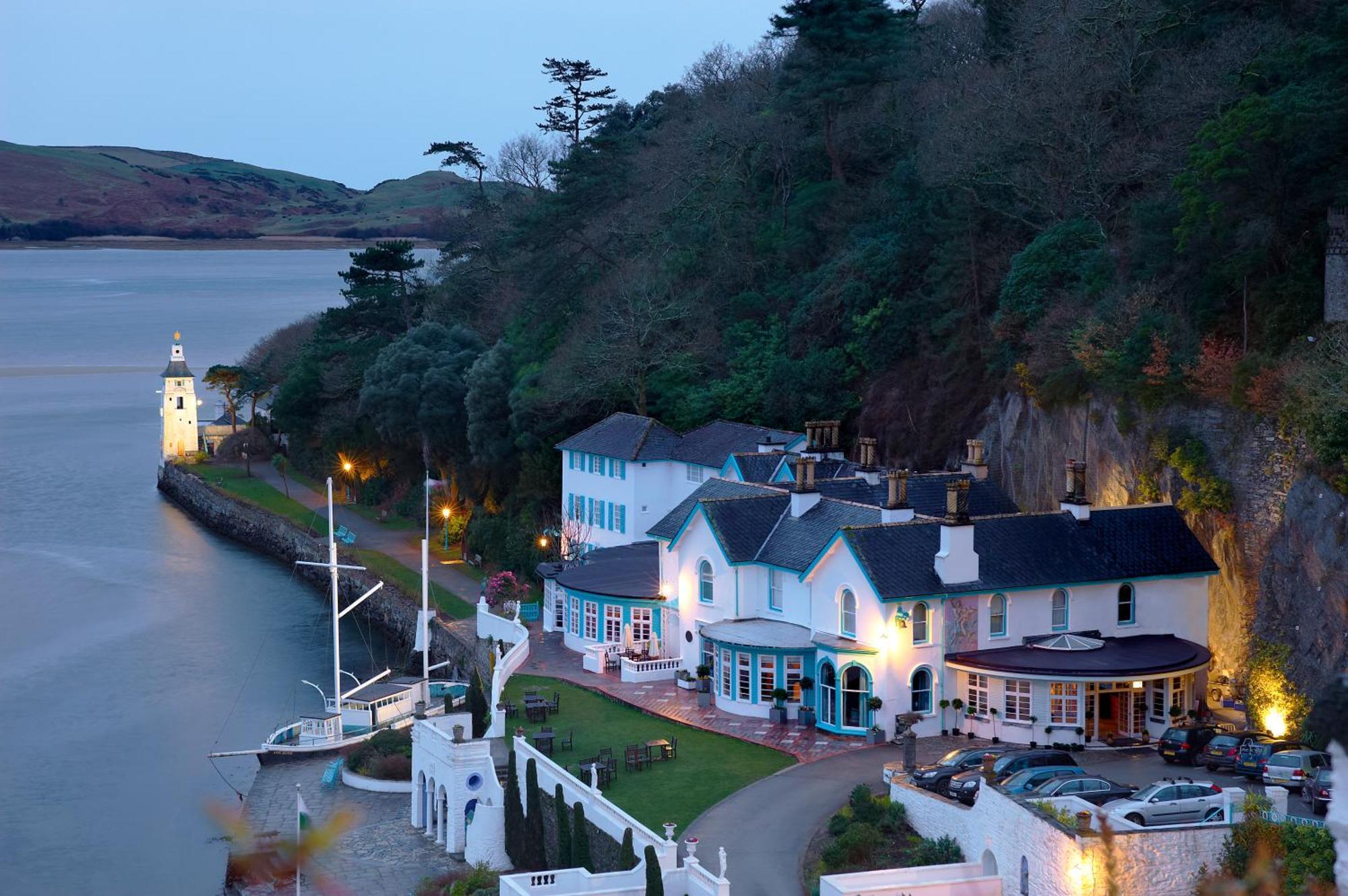 Portmeirion Village & Castell Deudraeth Porthmadog Extérieur photo